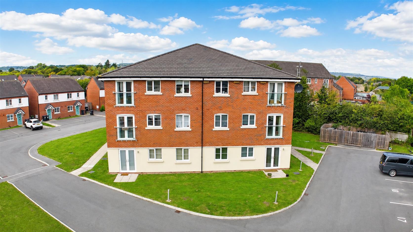 16 Lovett Place, Gobowen, SY11 3QS To Let